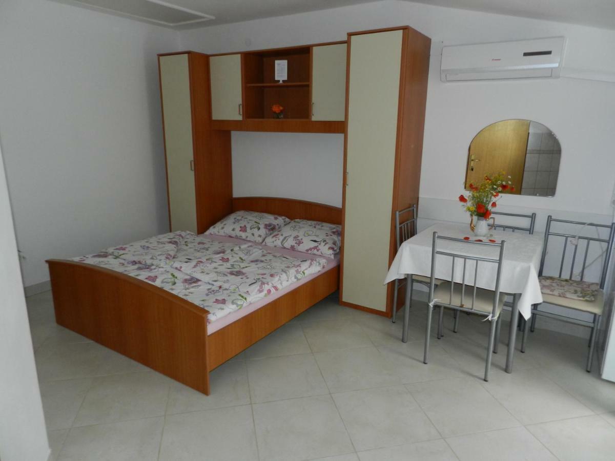 Apartmani Lucija Jurkovic 马林斯卡 外观 照片